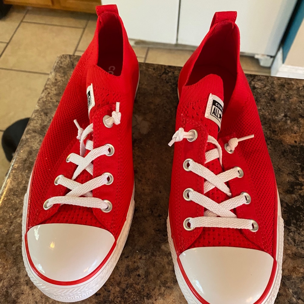 Red Converse Size 11 - NWOT